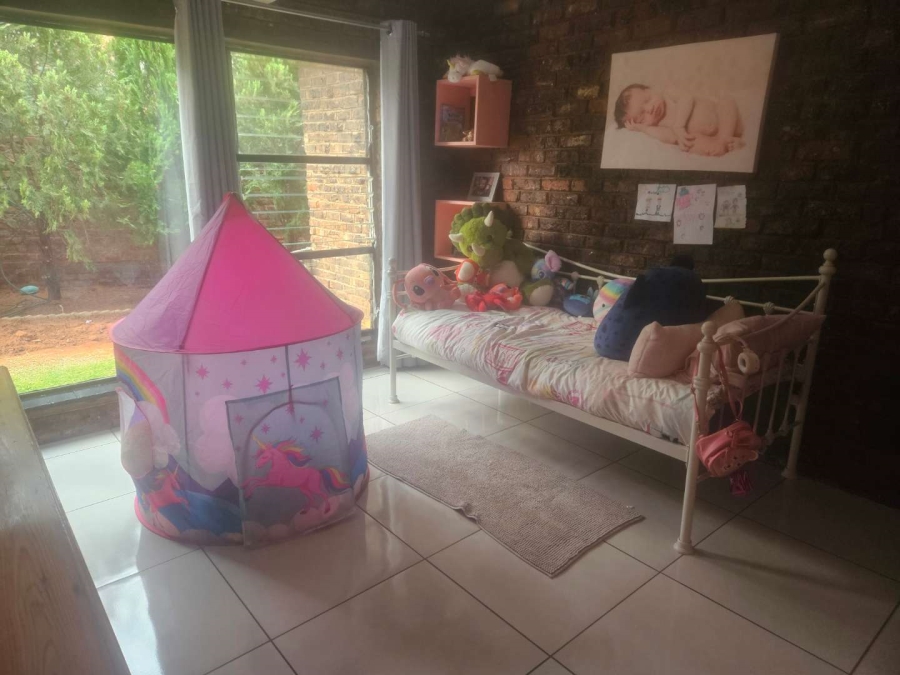 5 Bedroom Property for Sale in Royldene Northern Cape